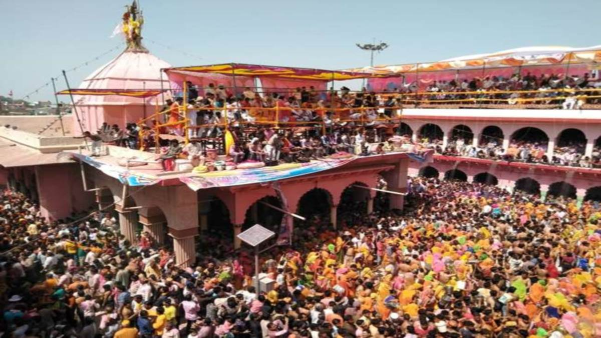 Gokul and Dauji Sightseeing (8 Hours) Gokul and Dauji Sightseeing (8 Hours)