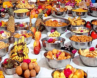 Govardhan Giriraj Ji - Mangal Bhog Govardhan Giriraj Ji - Mangal Bhog