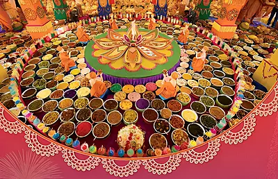 Govardhan Giriraj Ji - Chhappan Bhog Govardhan Giriraj Ji - Chhappan Bhog