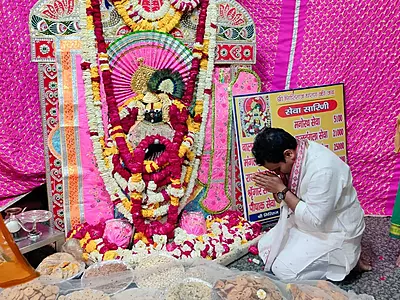 Govardhan Giriraj Ji - Chhappan Bhog Govardhan Giriraj Ji - Chhappan Bhog