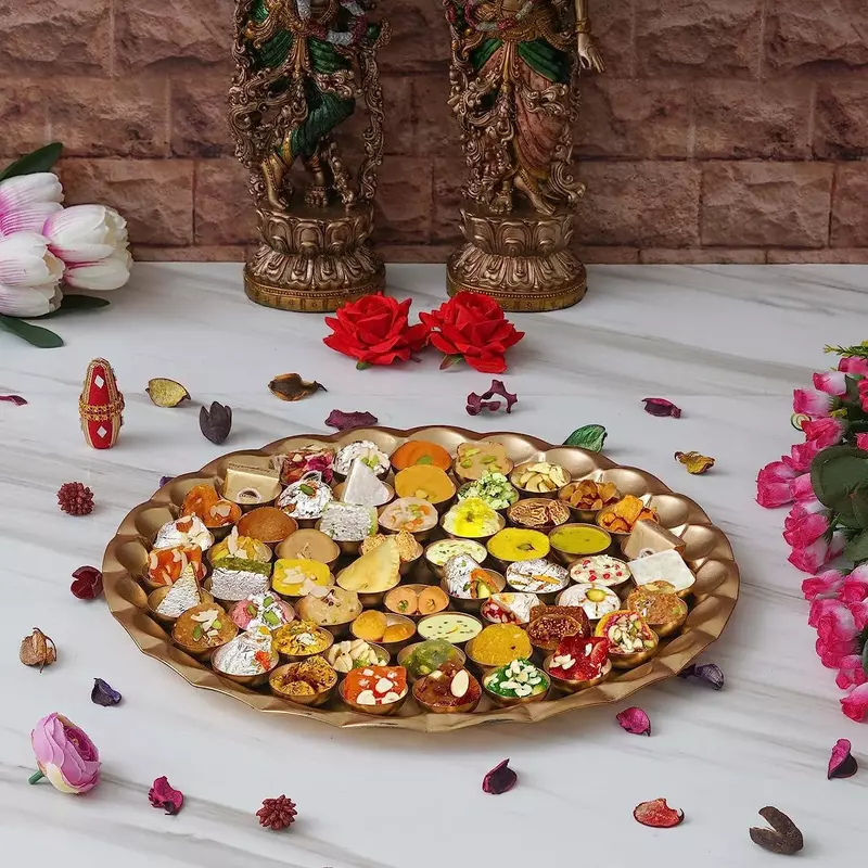 Govardhan Giriraj Ji - Chhappan Bhog Govardhan Giriraj Ji - Chhappan Bhog