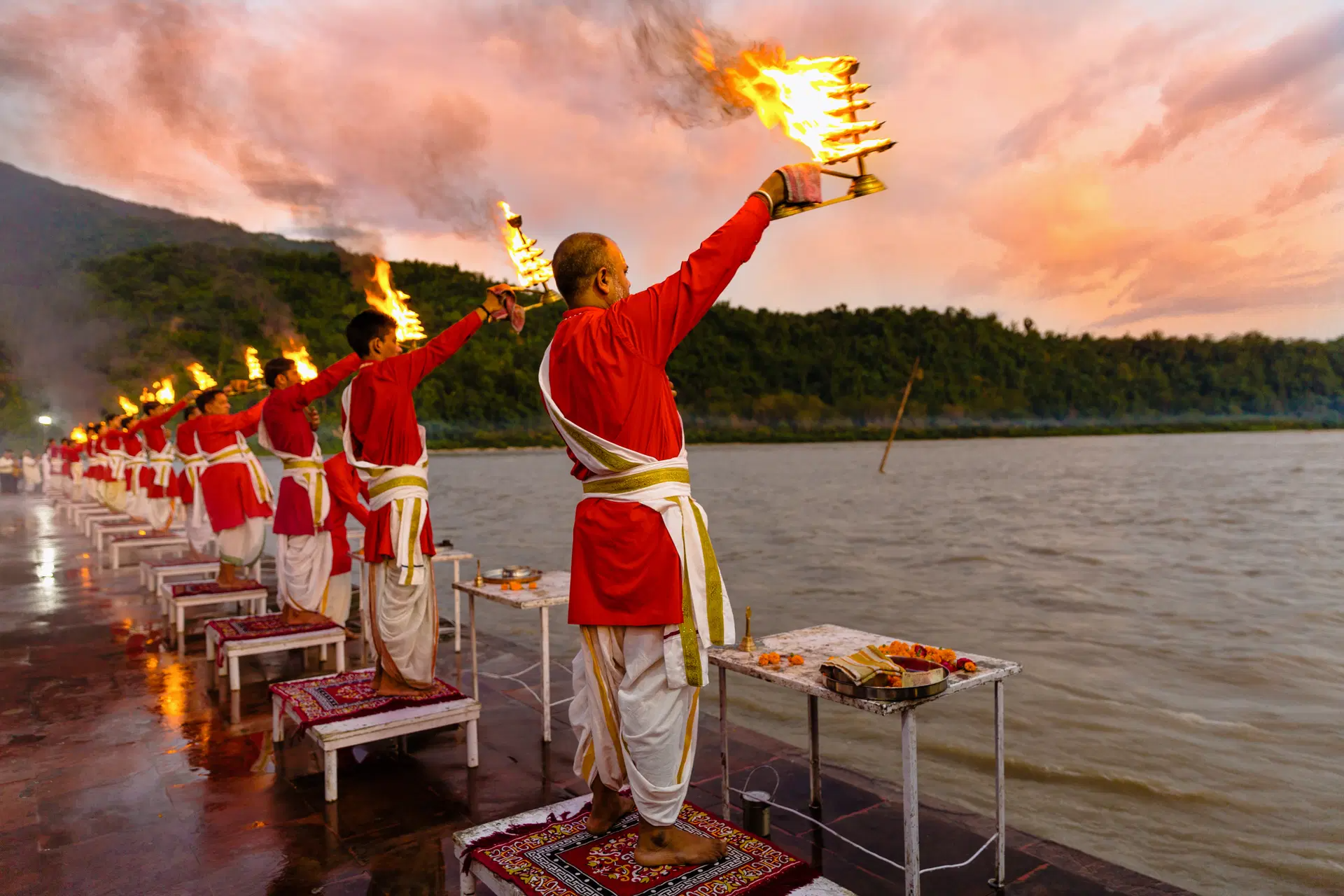 Haridwar and Rishikesh Sightseeing (2 Days) Haridwar and Rishikesh Sightseeing (2 Days)
